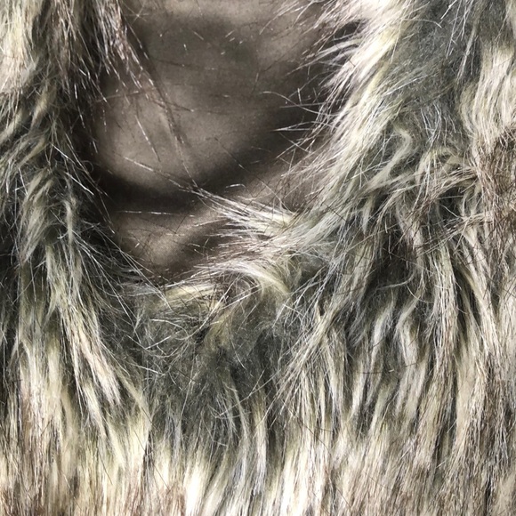 JENNY HAN FAUX FUR VEST WOMENS SIZE LARGE - Picture 6 of 13
